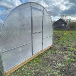 Теплица Краб Простая, очень удобная теплица из проф. трубы 20х20х1.5мм,&nbsp;шаг между дугами по ...